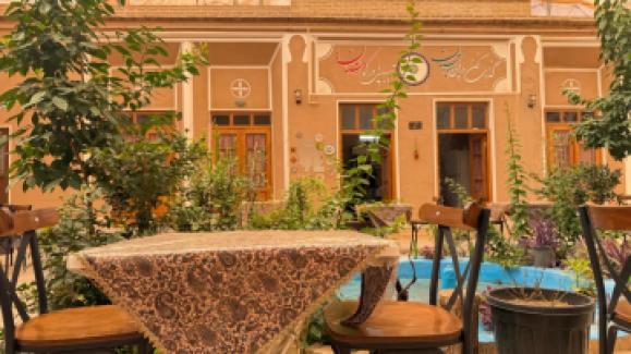 تور یزد اقامتگاه سنتی عمارت بهارستان