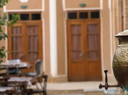 تور یزد اقامتگاه سنتی عمارت بهارستان تورنگار