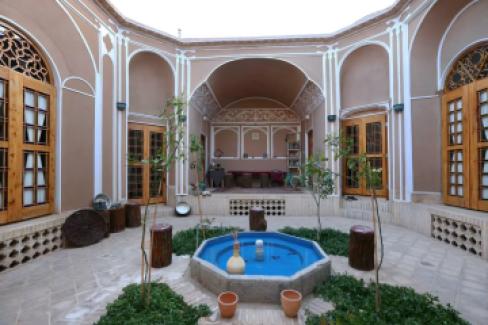 تور یزد اقامتگاه سنتی نارنجستان