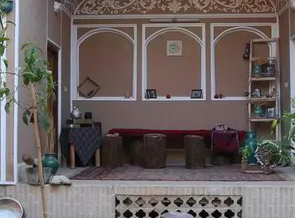 تور یزد اقامتگاه سنتی نارنجستان تورنگار