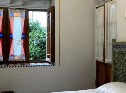 تور شیراز هتل سنتی عمارت جمشیدیه تورنگار