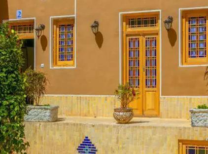 تور یزد اقامتگاه سنتی شمعدونی تورنگار