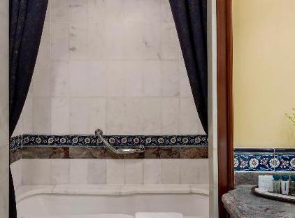 تور هتل کاخ چیراغان کمپینسکی استانبول تورنگار