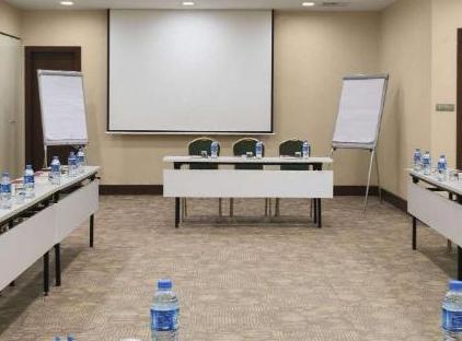 تور هتل رامادا بای ویندهام استانبول تکسیم تورنگار