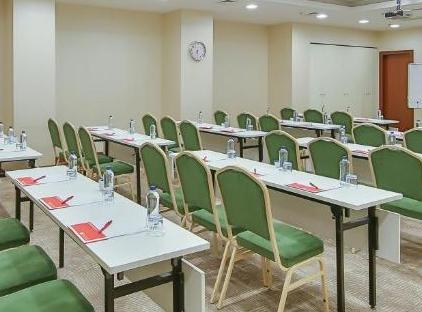 تور هتل رامادا بای ویندهام استانبول تکسیم تورنگار
