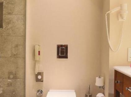 تور هتل کرون پلازا استانبول اوریاپارک تورنگار