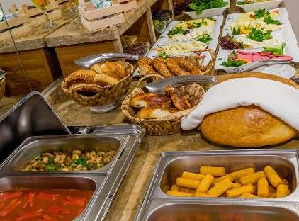 تور بیزیم هتل استانبول تورنگار