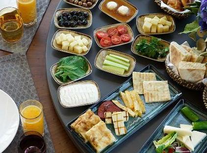 تور هتل لازونی استانبول تورنگار