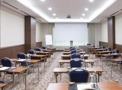 تور هتل و سوئیت‌های رامادا بای ویندهام استانبول مرتر تورنگار