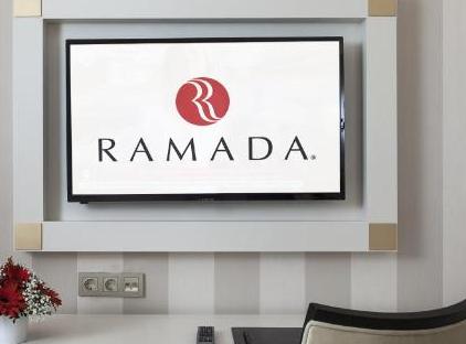 تور رامادا هتل و سوئیت‌های بای ویندهام استانبول شیشلی تورنگار