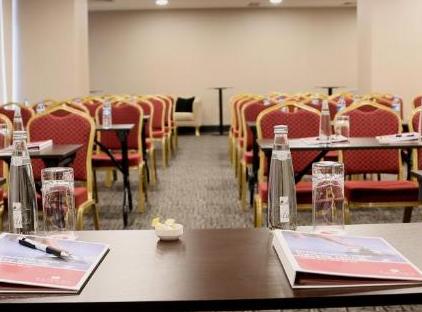 تور رامادا هتل و سوئیت‌های بای ویندهام استانبول شیشلی تورنگار