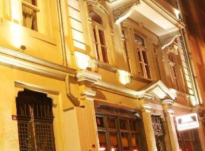 تور هتل رویال توپخانه استانبول تورنگار