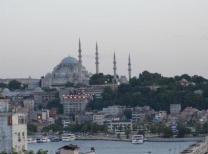 تور هتل پرتاب بندر استانبول تورنگار