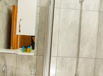 تور هتل پرتاب بندر استانبول تورنگار