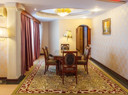 تور کیش هتل پارمیس تورنگار