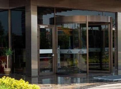 تور هتل دیز بای ویندهام استانبول مالتپه تورنگار