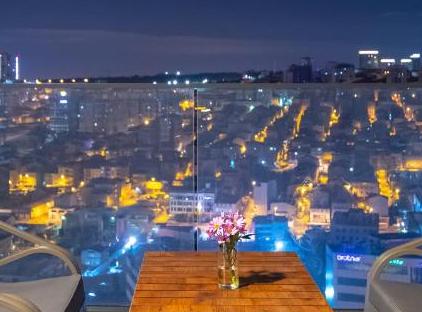 تور هتل موون‌پیک لیوینگ استانبول غربی تورنگار