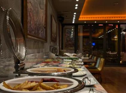 تور هتل پرا تولیپ استانبول تورنگار