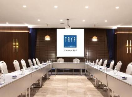 تور هتل تریپ بای ویندهام استانبول سیسلی تورنگار