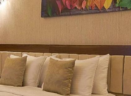 تور هتل‌های فرودگاهی اوپرلا، مجموعه تریدمارک بای ویندهام استانبول تورنگار