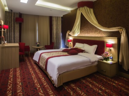 تور اصفهان هتل کوثر تورنگار