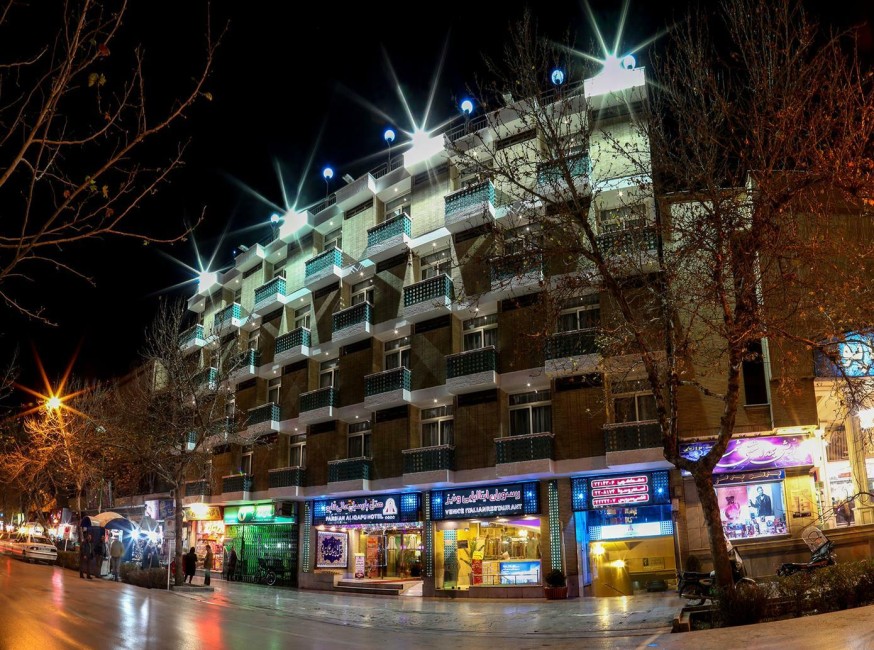 تور اصفهان هتل پارسیان عالی قاپو تورنگار