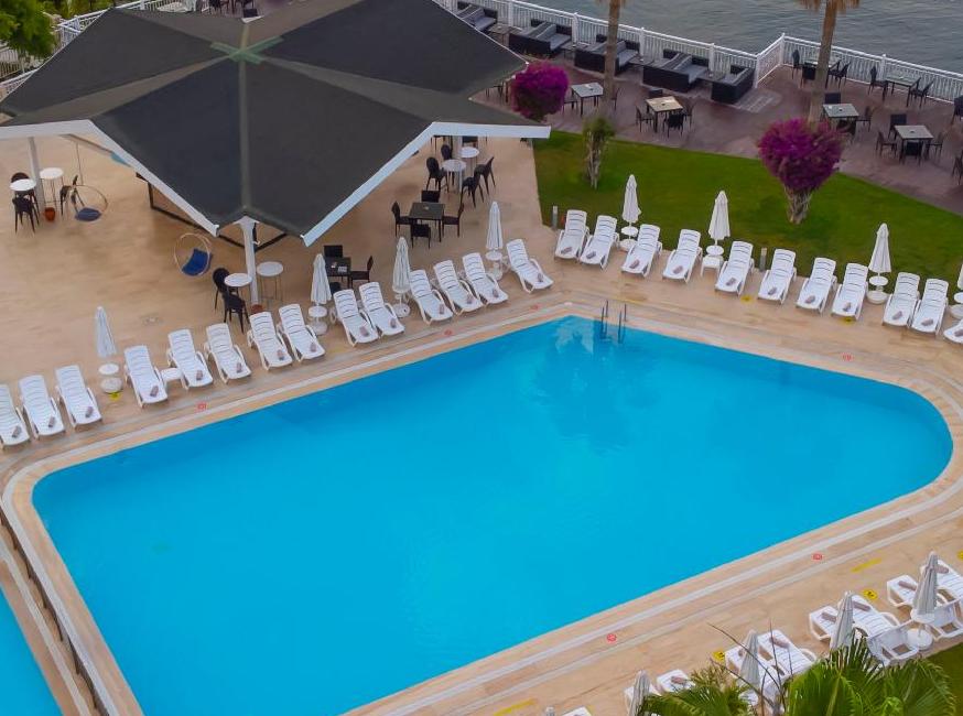 Falcon Hotel تورنگار