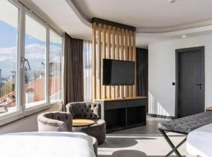 هتل بوتیک آوشار تورنگار