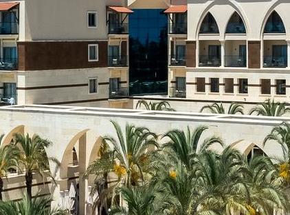 هتل کمپینسکی دم تورنگار