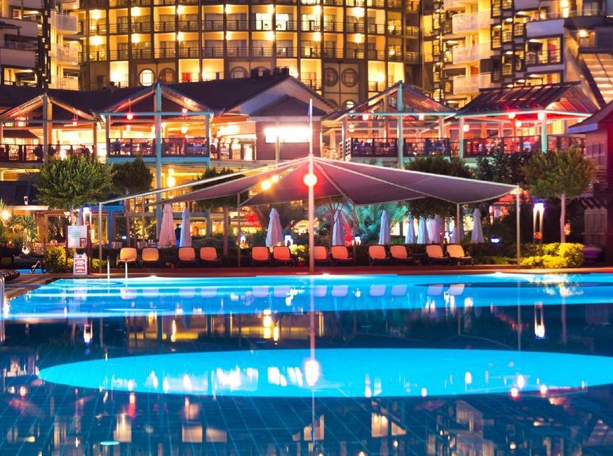 هتل لیماک لارا دیلوکس آنتالیا تورنگار