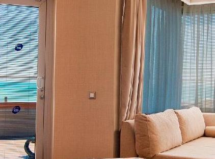 هتل لیماک لارا دیلوکس آنتالیا تورنگار