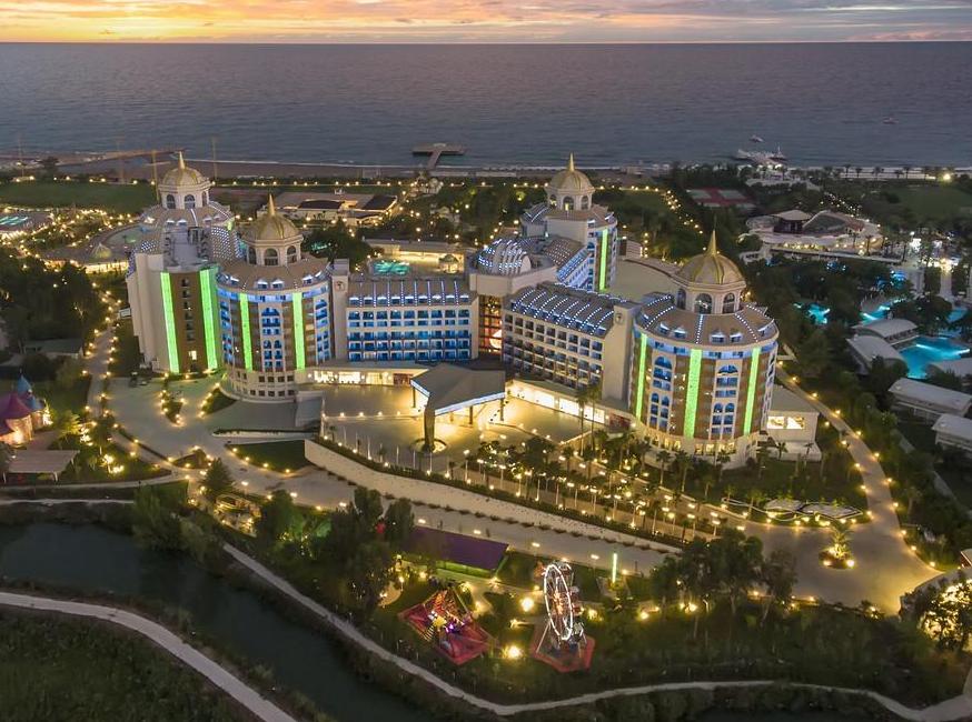 هتل دلphin بی ای گراند ریزورت تورنگار