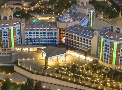 هتل دلphin بی ای گراند ریزورت تورنگار