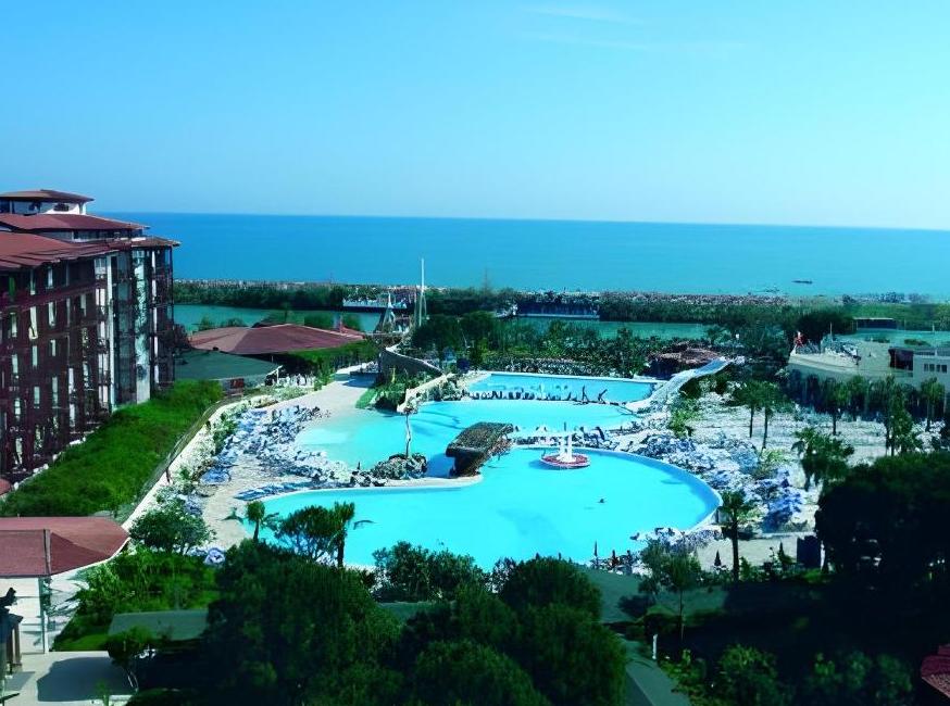 هتل سلکتوم فامیلی ریزورت بلک تورنگار