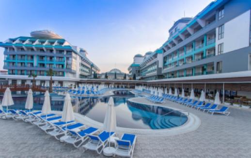 هتل سنسیتیو پریمیوم ریزورت اند اسپا