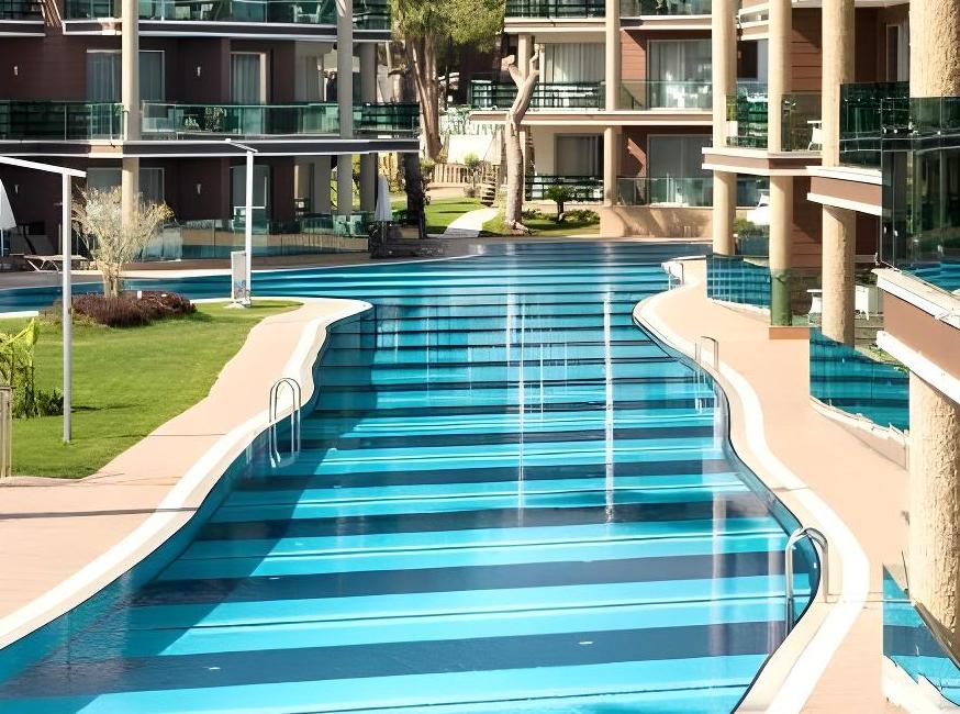 هتل تی یو آی مجیک لایف مسموی تورنگار