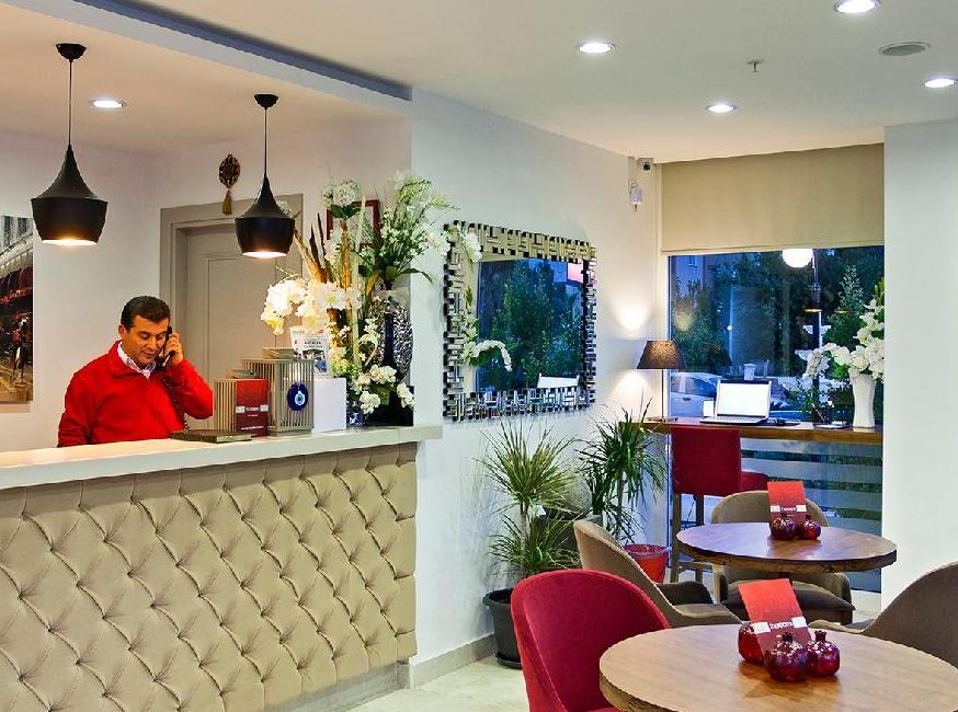 هتل و آپارتمان‌های روم تورنگار