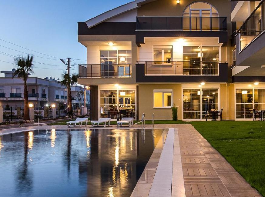 خانه‌های ساحلی لارا تورنگار