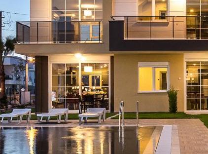 خانه‌های ساحلی لارا تورنگار