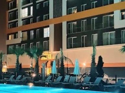 آپارتمان منحصربه‌فرد با استخر زیبا تورنگار