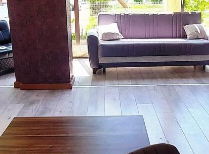 آپارتمان با منظره باغ تورنگار