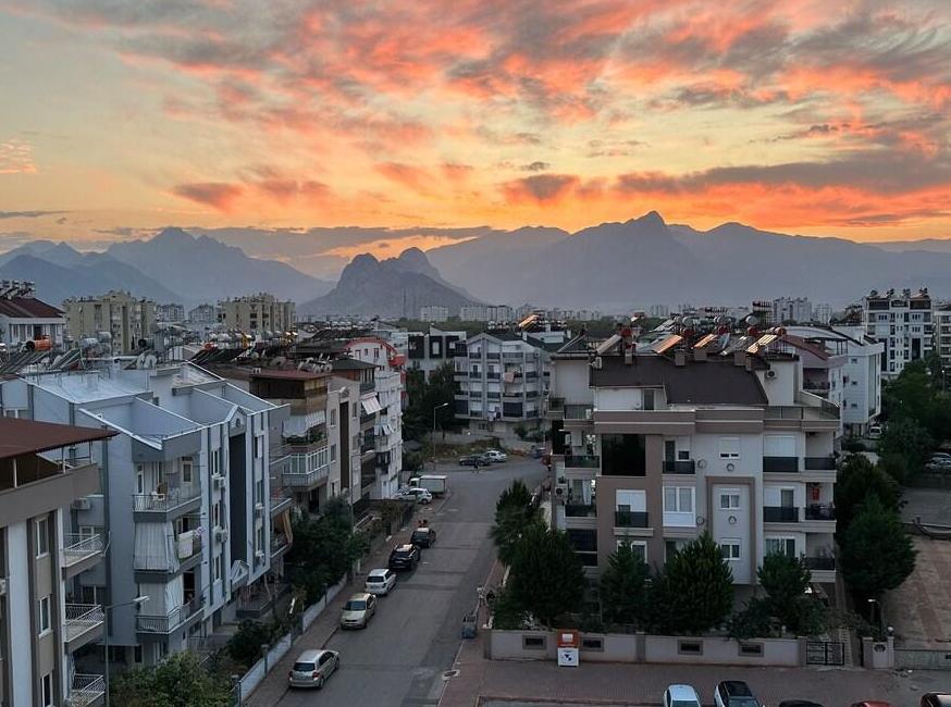 آپارتمان 3+1 نزدیک ساحل کنیآلتى تورنگار