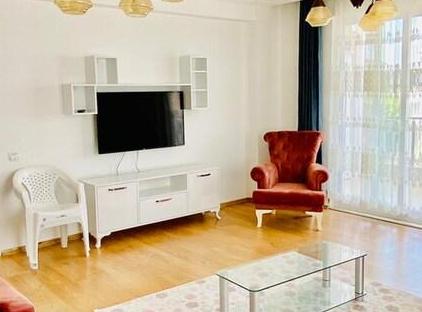 آپارتمان سقفی ۳ اتاقه فوق‌العاده با استخر ۱۲۰ متر مربع تورنگار