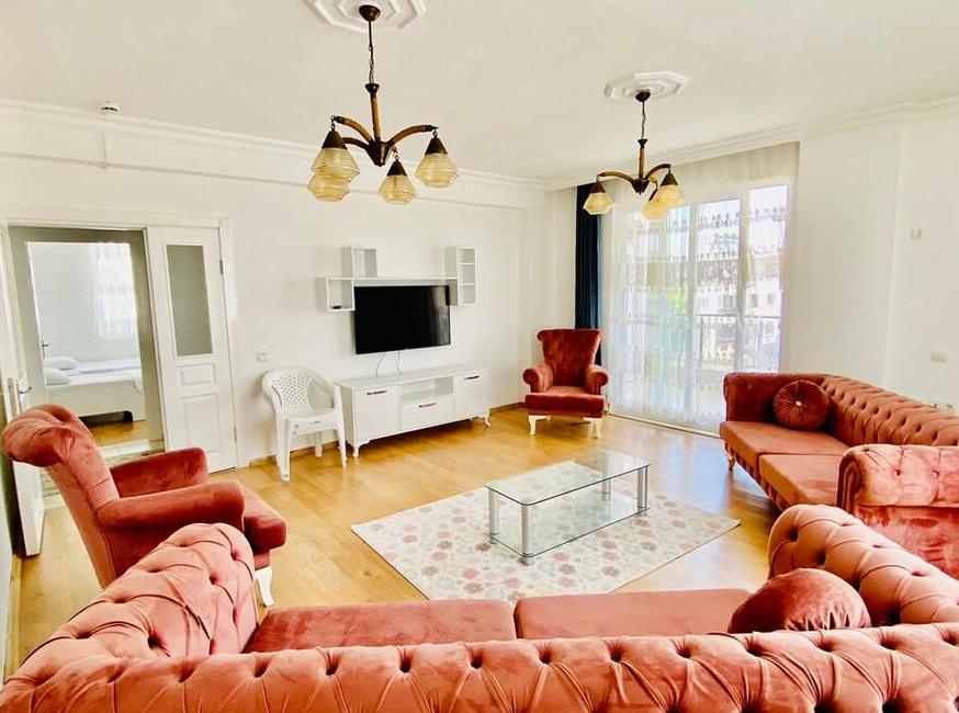 آپارتمان سقفی ۳ اتاقه فوق‌العاده با استخر ۱۲۰ متر مربع تورنگار