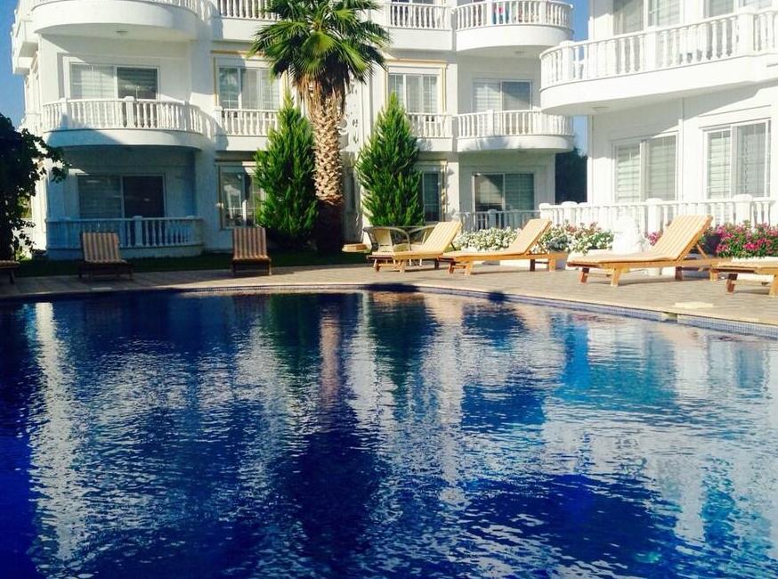 رزیدنس بلکا گلف (کنار استخر) تورنگار