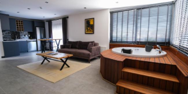 هتل الوکسیو سوییت (اکسکلوسیو جکوزی‌دار)