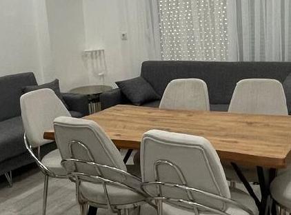 آپارتمان تاریخی موقعیت مرکزی طبقه همکف شهر قدیمی تورنگار