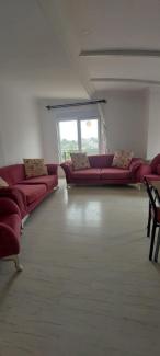 آپارتمان شماره ۱۲ ۲+۱