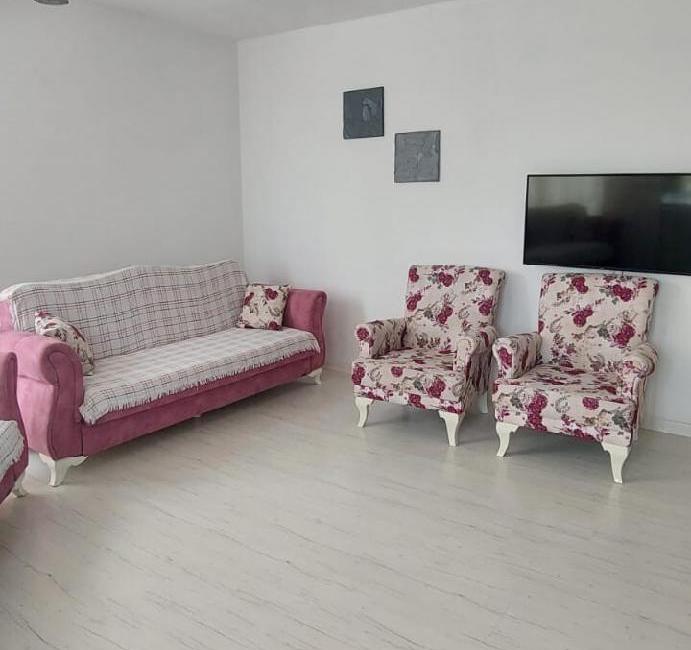 آپارتمان شماره ۲+۱ تورنگار