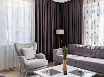 هتل آپارت اسوس بلک تورنگار